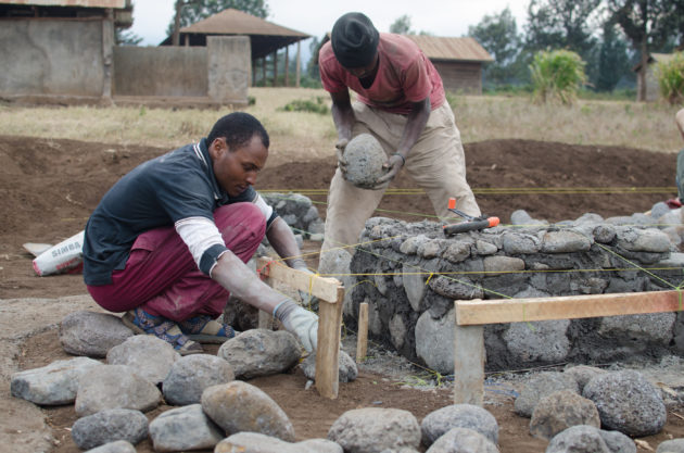 Setting of foundation stones [Lara Briz & Patricia Báscones]