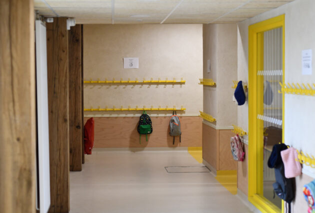 Architecture régénérative Rosny - École Simone Veil — Un couloir // Alexis Desplats / Topophile