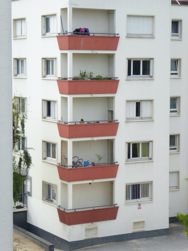 Avant les travaux, la lecture des façades perturbées // Equateur / Topophile