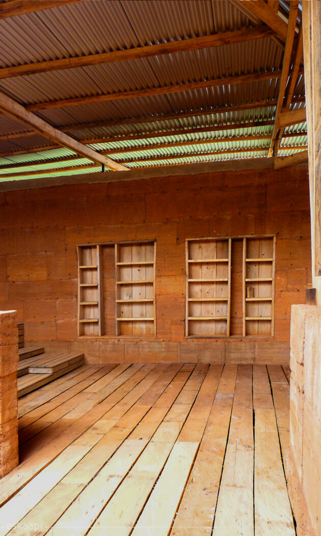 Eskaapi - Bibliothèque Abetenim — Bibliothèques en bois de réemploi // Eskaapi / Topophile