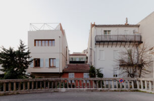 A Marseille, le cyprès repousse le toit d’un « trois fenêtres »