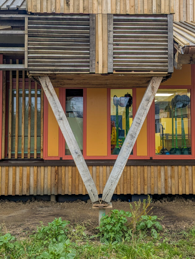 Base des tours à vent avec les entrées d'air en façade // Martin Paquot / Topophile