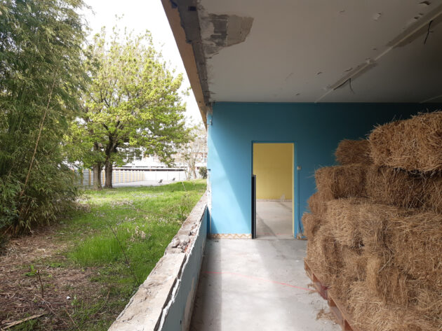 Stockage des bottes de paille dans le bâtiment curé // Ville de Rosny-sous-Bois / Topophile