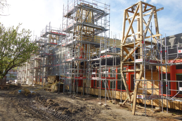 Montage des tours à vent // Ville de Rosny-sous-Bois / Topophile