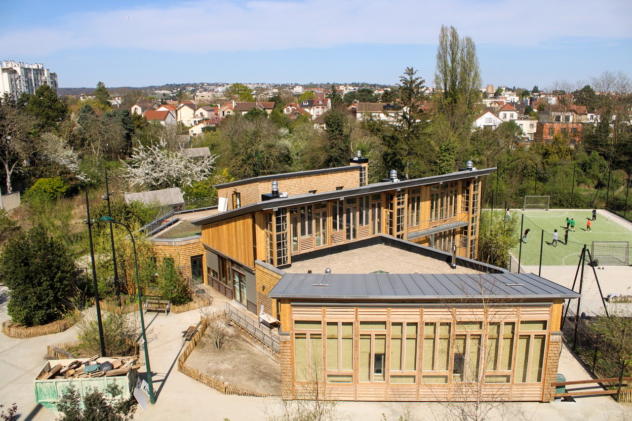 La maison de la réserve écologique ou la bioclimatique du réemploi