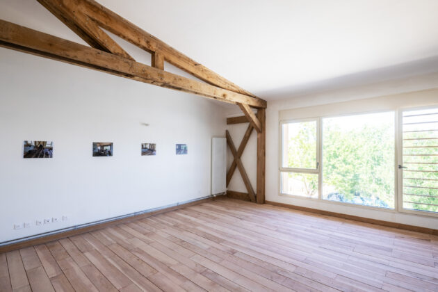 Logement du gardine au dernier étage avec son parquet posé sur un sol en terre crue // Juan Sepulveda / Topophile